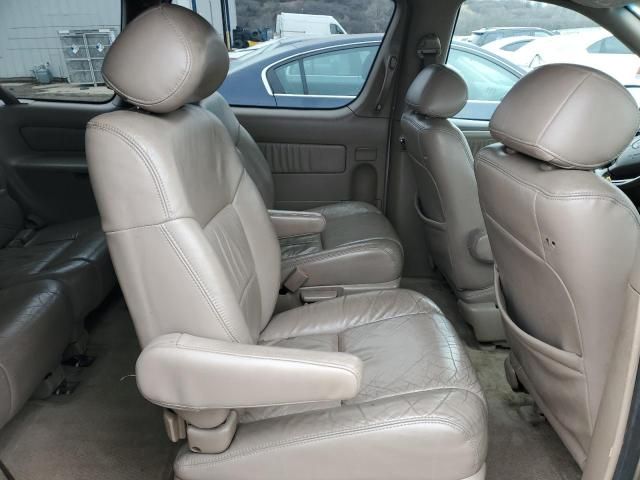 2001 Toyota Sienna LE