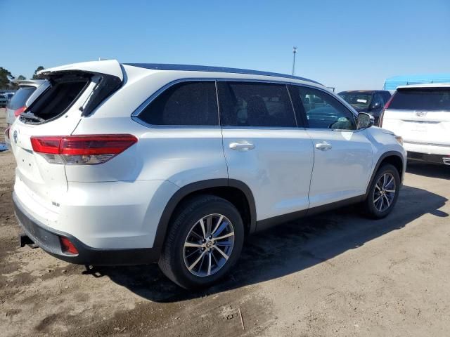 2019 Toyota Highlander SE