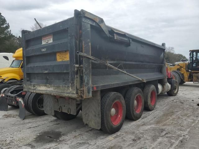 1997 Mack 600 RD600