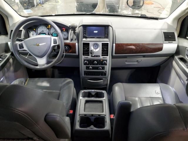 2010 Chrysler Town & Country Touring