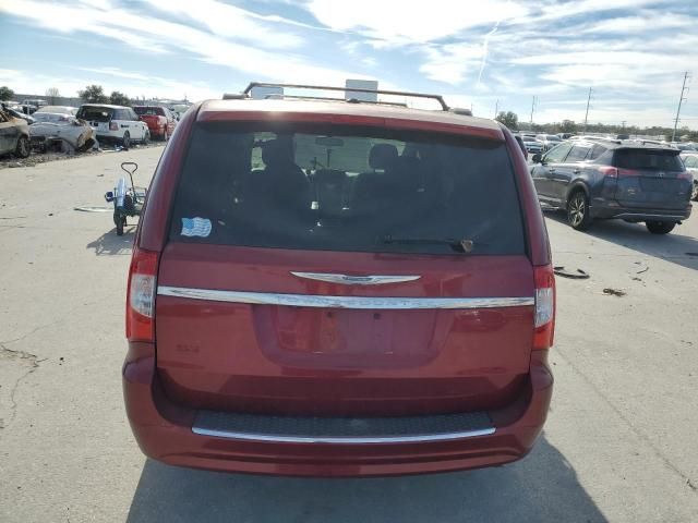 2013 Chrysler Town & Country Touring