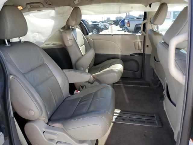 2018 Toyota Sienna XLE