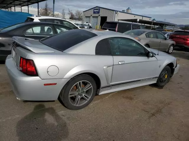 2000 Ford Mustang