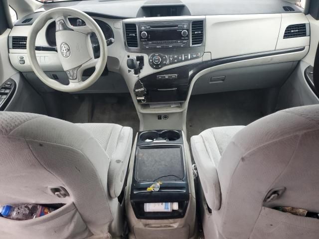 2013 Toyota Sienna LE