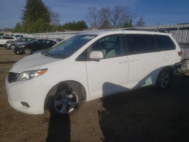 2011 Toyota Sienna LE