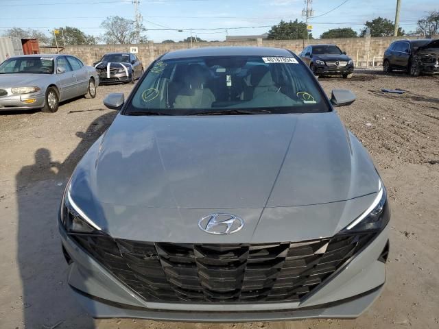 2022 Hyundai Elantra SE