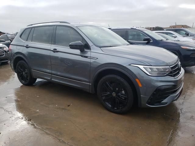 2022 Volkswagen Tiguan SE R-LINE Black