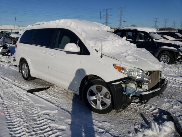 2014 Toyota Sienna LE