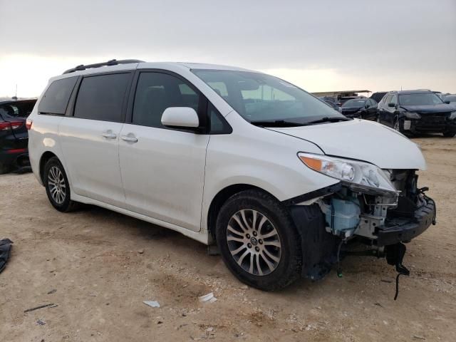 2018 Toyota Sienna XLE