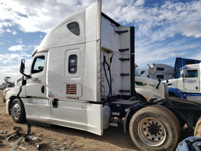 2020 Freightliner Cascadia 126