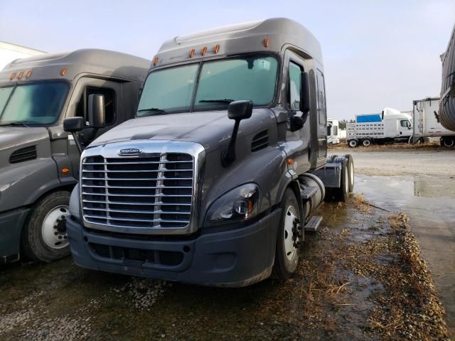 2017 Freightliner Cascadia 113