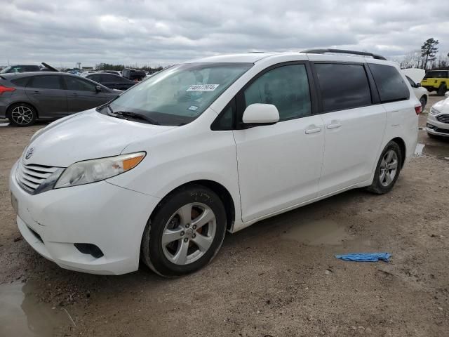 2017 Toyota Sienna LE