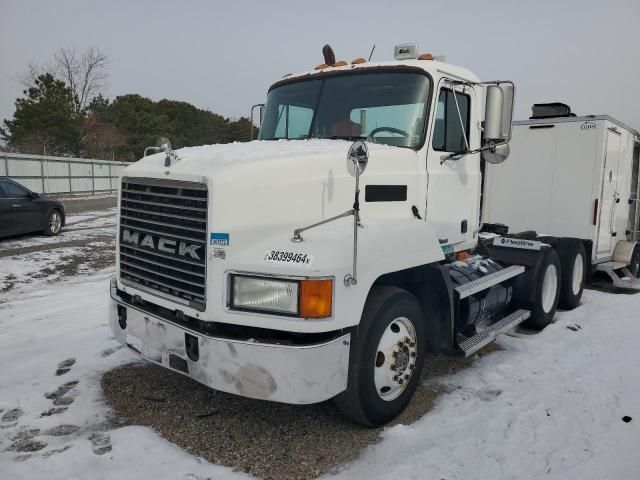 2001 Mack 600 CH600