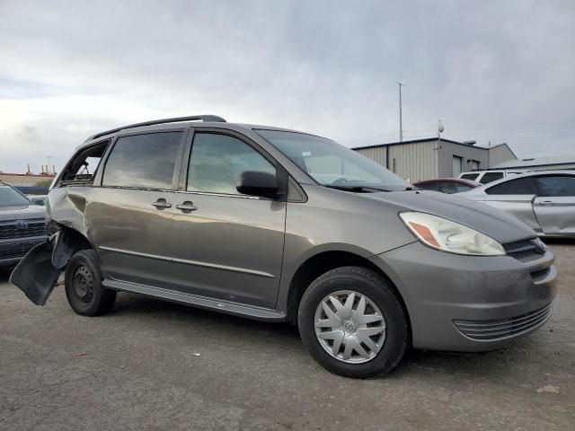 2004 Toyota Sienna CE