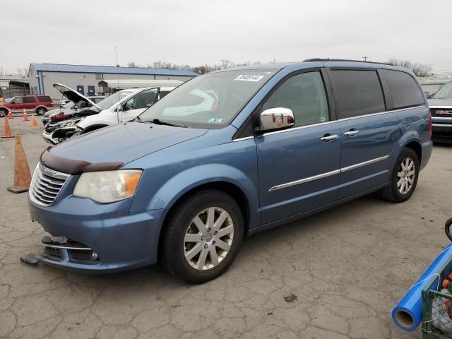 2012 Chrysler Town & Country Touring L