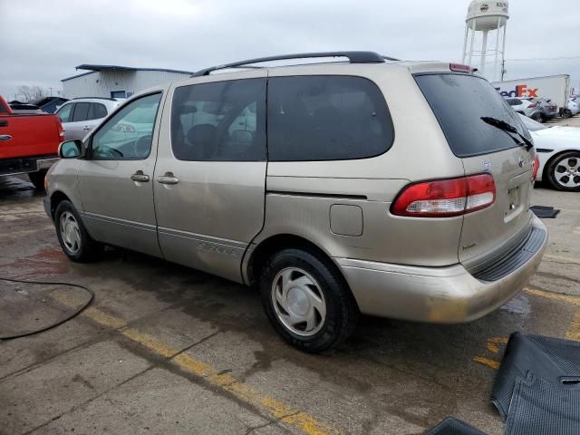 2001 Toyota Sienna LE