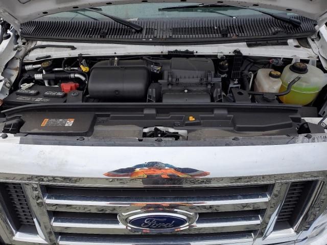 2022 Ford Econoline E350 Super Duty Cutaway Van