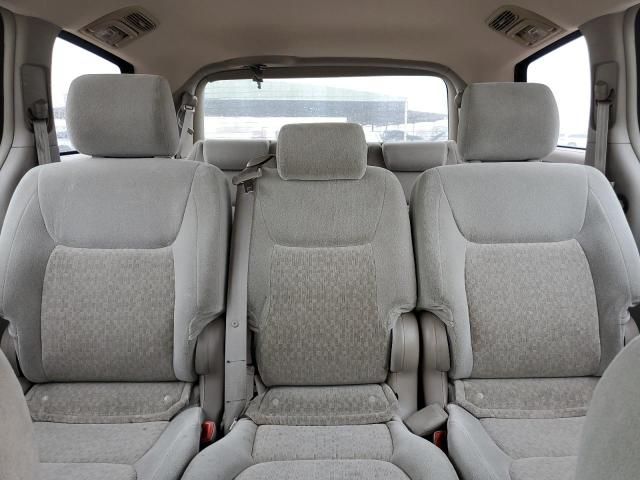 2005 Toyota Sienna CE