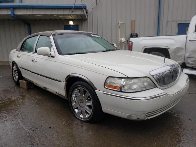 2005 Lincoln Town Car Signature Limited