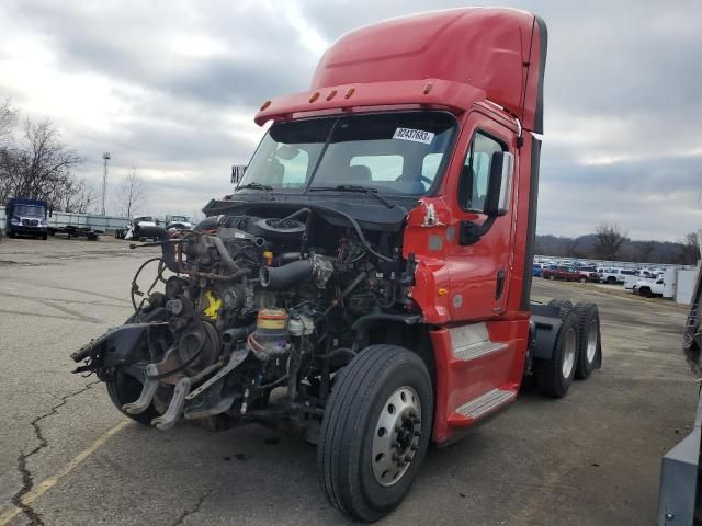 2016 Freightliner Cascadia 125