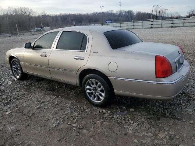 2003 Lincoln Town Car Signature