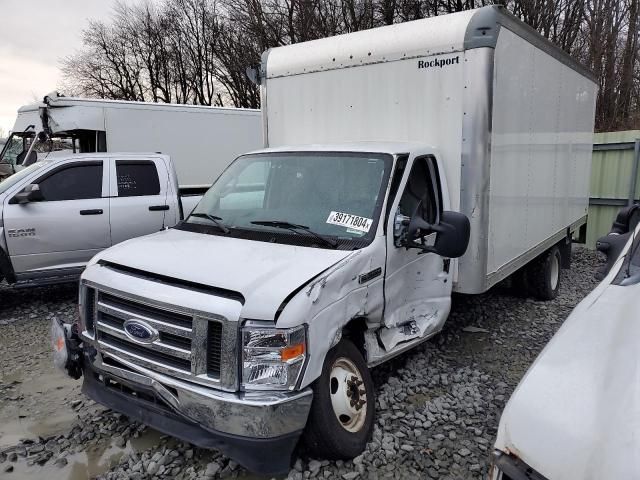 2022 Ford Econoline E350 Super Duty Cutaway Van