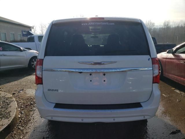 2011 Chrysler Town & Country Touring L