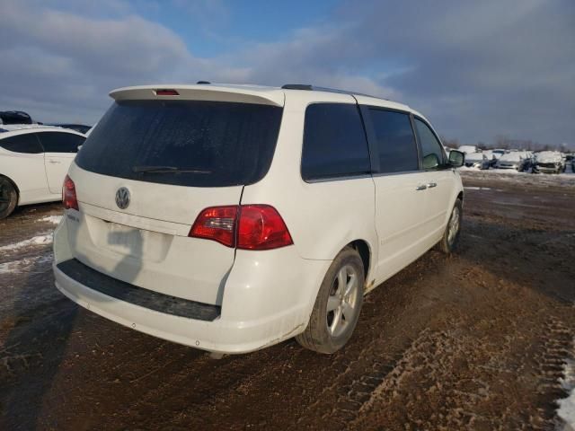 2013 Volkswagen Routan SEL Premium