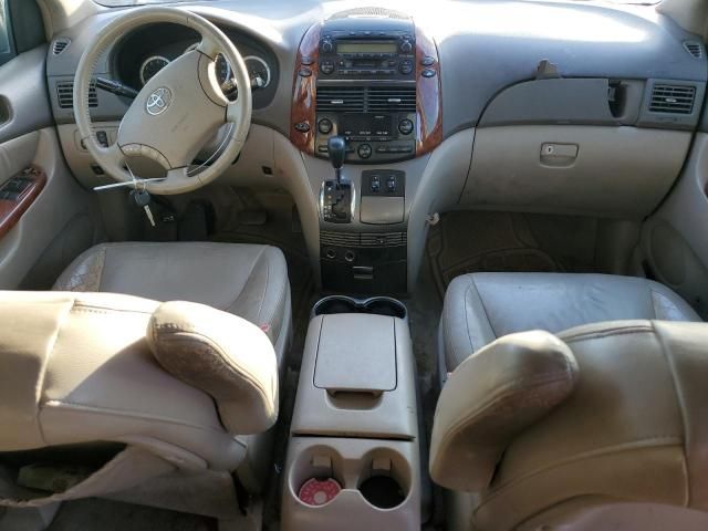 2005 Toyota Sienna XLE