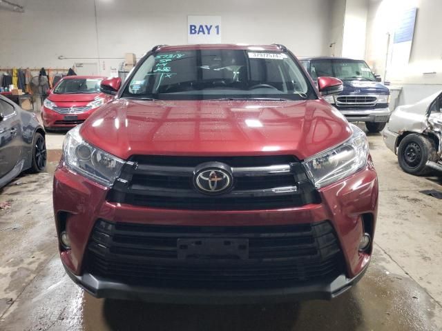 2017 Toyota Highlander SE