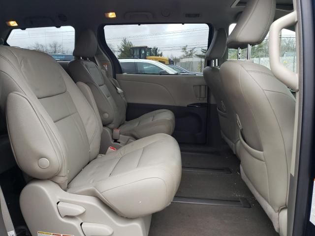 2018 Toyota Sienna XLE