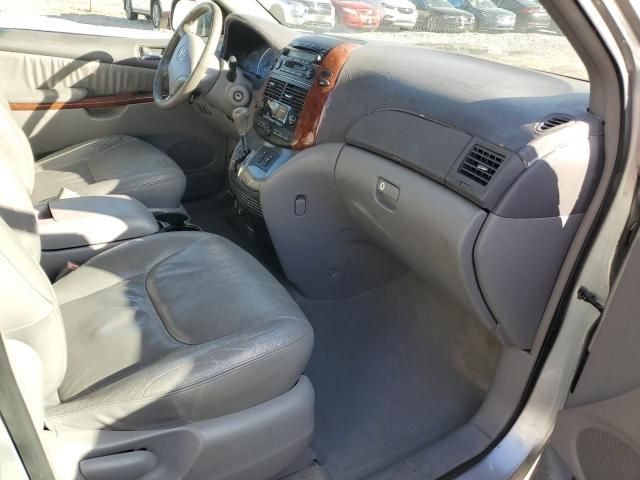 2004 Toyota Sienna XLE