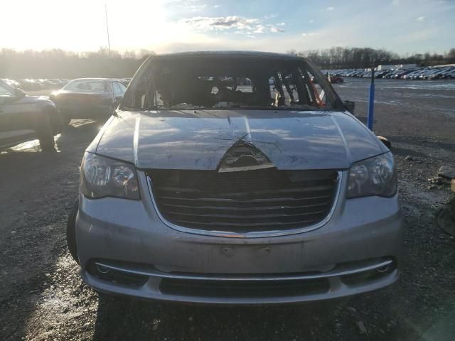 2015 Chrysler Town & Country S