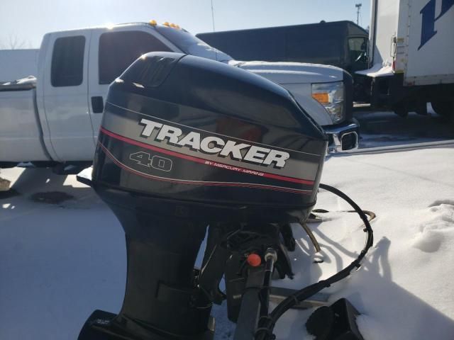 2001 Tracker Boat