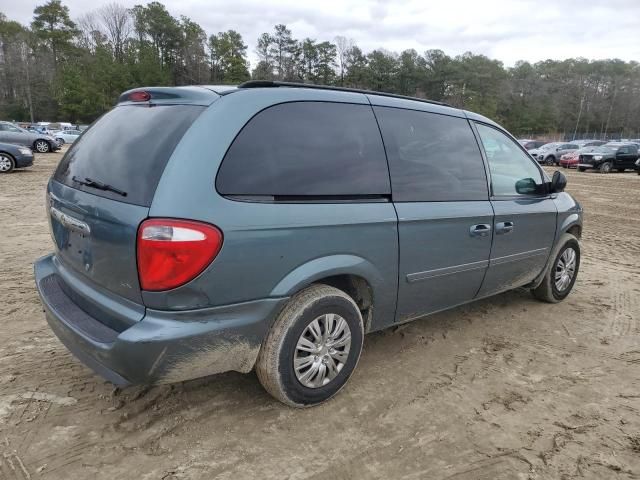 2007 Chrysler Town & Country LX