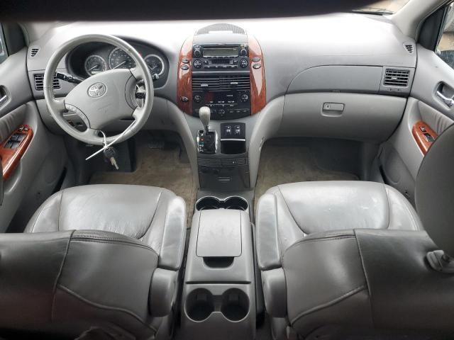 2004 Toyota Sienna XLE