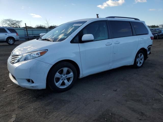 2017 Toyota Sienna LE