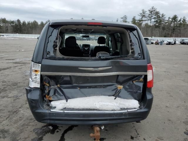 2012 Chrysler Town & Country Touring