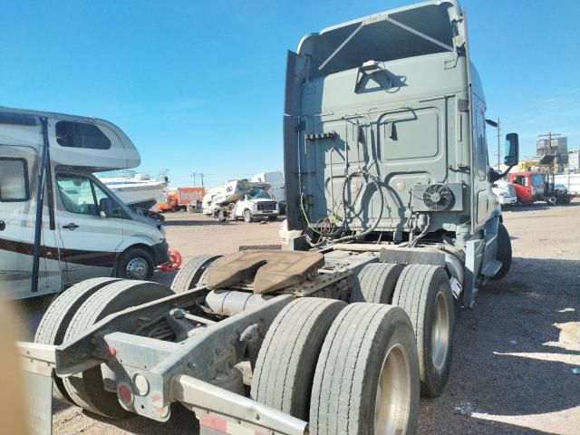 2018 Freightliner Cascadia 113