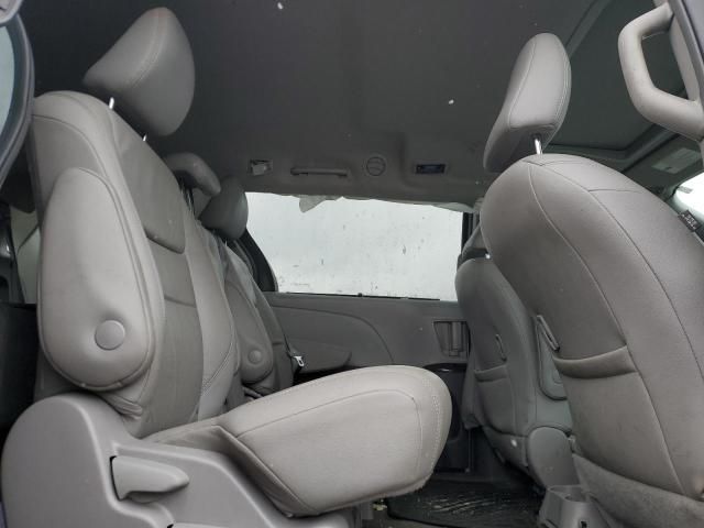 2018 Toyota Sienna XLE