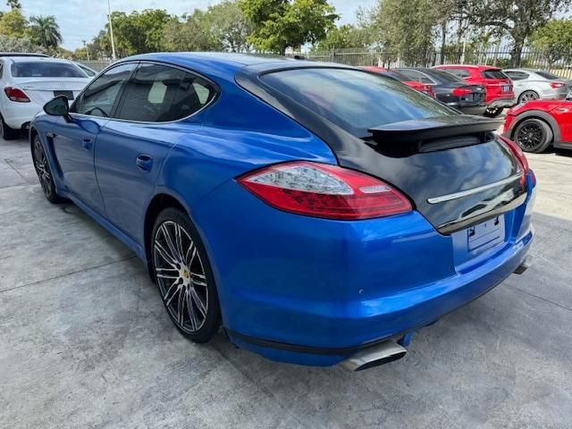 2016 Porsche Panamera 2