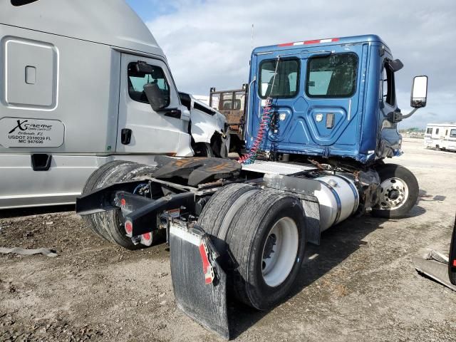 2017 Freightliner Cascadia 113