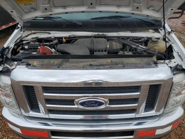 2006 Ford Econoline E450 Super Duty Cutaway Van