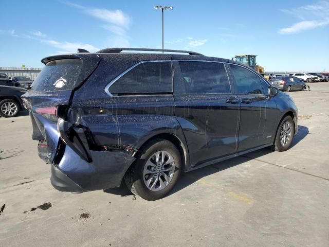 2021 Toyota Sienna LE