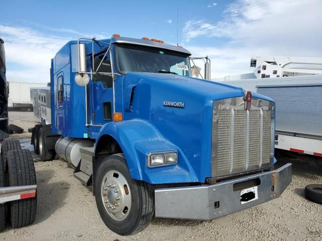 2010 Kenworth Construction T800