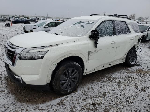 2022 Nissan Pathfinder SV