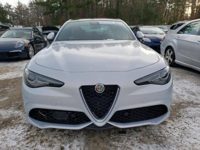 2022 Alfa Romeo Giulia Super