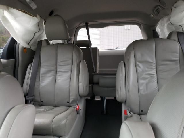 2011 Toyota Sienna XLE