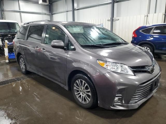 2020 Toyota Sienna XLE