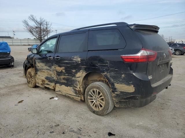 2020 Toyota Sienna XLE